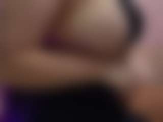 curvybuffgirllll's Live Sex Cam Show