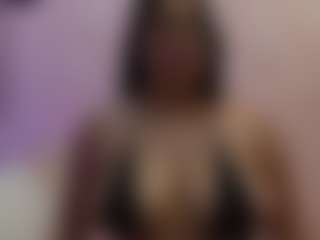 curvybuffgirllll's Live Sex Cam Show