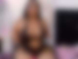 Live cam show with curvybuffgirllll - Mature Young Adult on StripNow