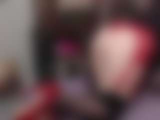 Kora Racy MILF webcam performer live streaming