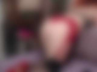Kora Racy MILF webcam performer live streaming