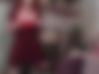 Kora Racy MILF webcam performer live streaming