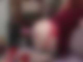 Kora Racy MILF webcam performer live streaming