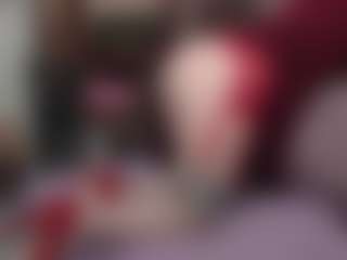 Kora Racy MILF webcam performer live streaming