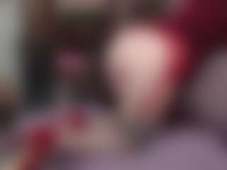 Kora Racy MILF webcam performer live streaming