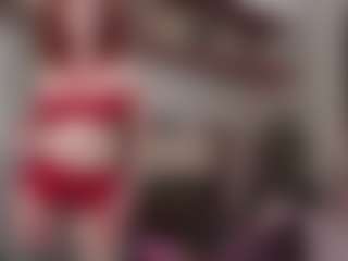 Kora Racy MILF webcam performer live streaming
