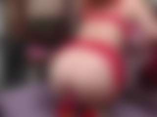 Kora Racy MILF webcam performer live streaming