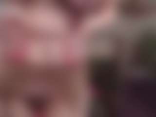 Live cam show with Kora Racy - Striptease MILF on livesuperchat.net