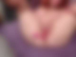Live cam show with Kora Racy - Squirt on CamSodaAdn