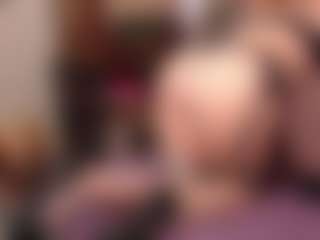 Kora Racy MILF webcam performer live streaming