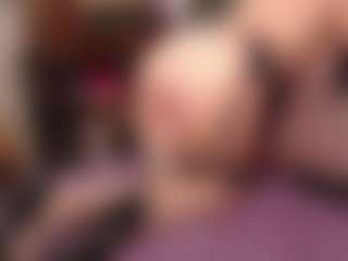 Kora Racy MILF webcam performer live streaming