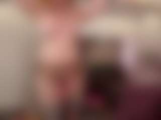 Live cam show with Kora Racy - Red Hair MILF on Dare Cams