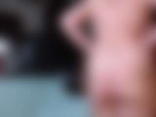 Live cam show with Kora Racy - Striptease on Livezox