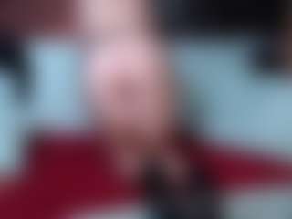 Kora Racy MILF webcam performer live streaming