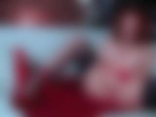 Kora Racy MILF webcam performer live streaming