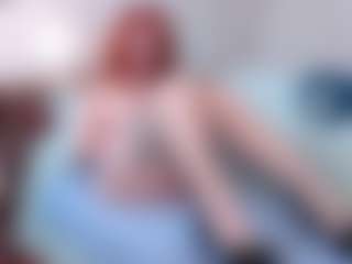 Kora Racy MILF webcam performer live streaming