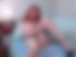 Kora Racy MILF webcam performer live streaming
