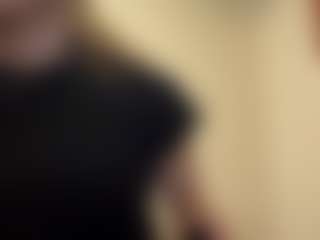 Live cam show with MilaHill - Baby on StripNow