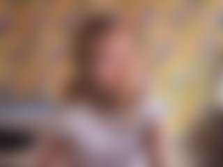 Live cam show with MilaHill - Kisses on crypto-cams