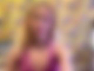 Live cam show with MilaHill - Teasing on TeamSkeetLive