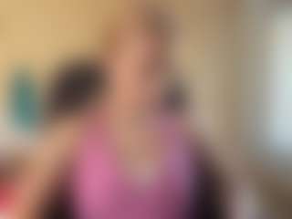 Live cam show with MilaHill - Kisses on SpankPalCams