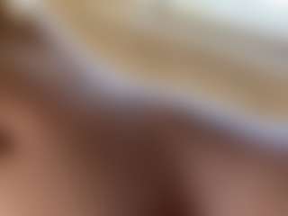 Live cam show with MilaHill - Erotic on Livezox