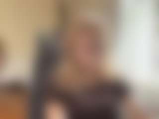 Live cam show with MilaHill - Ass Clapping on StripNow