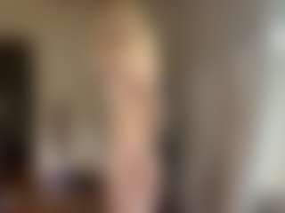 Live cam show with MilaHill - Oil on Camsoda