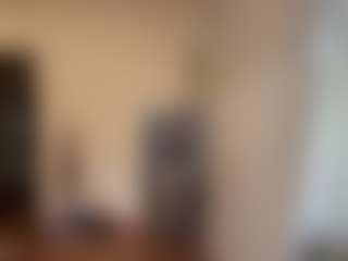 Live cam show with MilaHill - Kisses on Camming Site