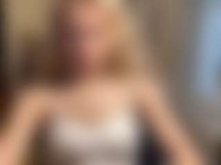 Live cam show with MilaHill - Tiny on Camsoda Late Night
