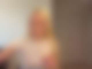 Live cam show with PenelopeMitchell - Granny Dildo on Camsoda
