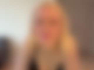 Live cam show with PenelopeMitchell - Granny Brown Hair on TastyBlacksLive