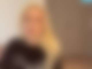 Live cam show with PenelopeMitchell - Average on Camsoda