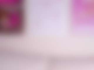 Live cam show with Dafnne-Hills - Shaved Pussy on Camsoda