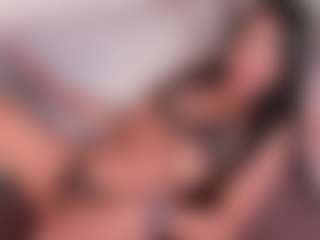 Live cam show with Dafnne-Hills - Full Nudity on TeamSkeetLive