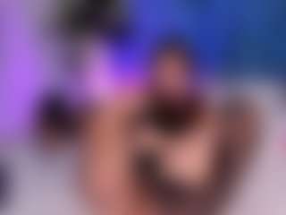 Live cam show with SaraaAlvarexz - Big Ass on TeamSkeetLive