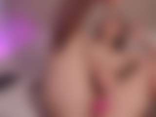 Live cam show with SaraaAlvarexz - Striptease on livesuperchat.net