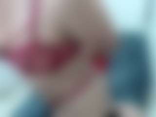 Live cam show with Velvet - Mature on TeamSkeetLive