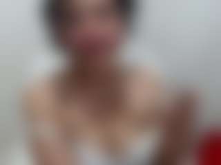Live cam show with Velvet - Shaved on Camming Site