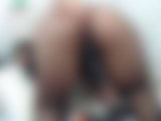 Live cam show with Velvet - Skinny on CamClone