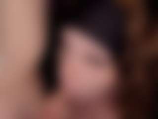 Live cam show with Ambielicious - Pornstar MILF on liverealitysex.com