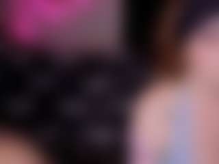 Live cam show with Ambielicious - Petite MILF on Camsoda