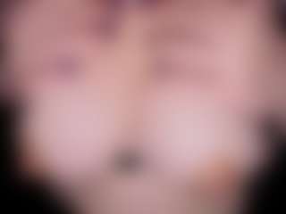 Live cam show with Ambielicious - Petite on SmokeAndPoke