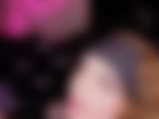 Live cam show with Ambielicious - Petite MILF on Cam Slut