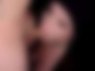 Live cam show with Ambielicious - Petite MILF on SquirtSoMuch