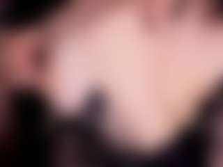Live cam show with Ambielicious - Petite MILF on Camsoda