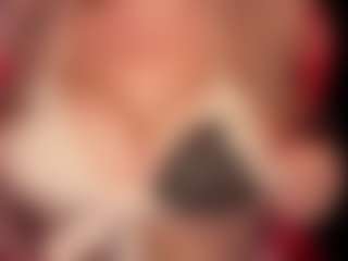 Ambielicious MILF webcam performer live streaming