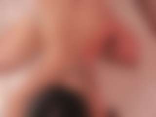 Elenna-salvatoree's Live Sex Cam Show