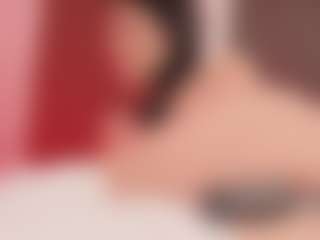 Elenna-salvatoree's Live Sex Cam Show