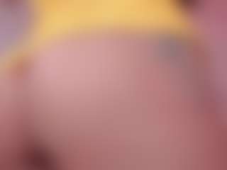 Elenna-salvatoree's Live Sex Cam Show